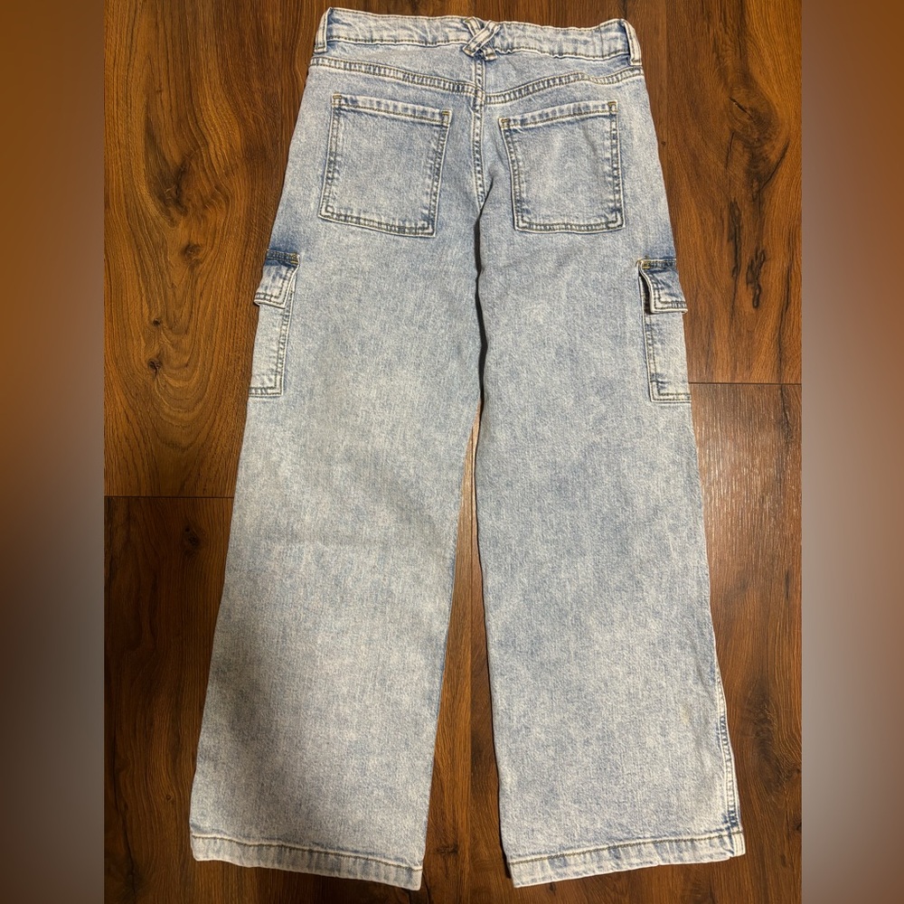 Art Class Girls’ Mid Rise Wide Leg Cargo Jeans - Light Wash 10 - Picture 2 of 3